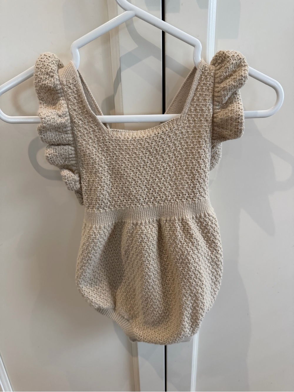 Baby gap. 3-6m Cream Knit One-Piece Romper with Ruffle Sleeves